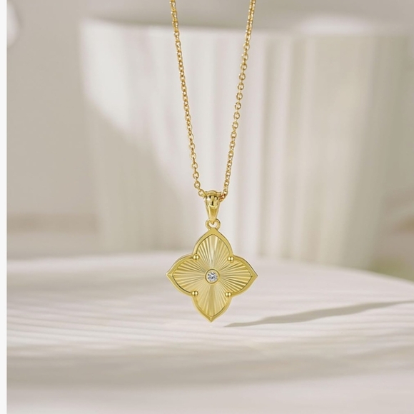 Nancy's Boutique Jewelry - Four Leave Clover Gold Plated Necklace